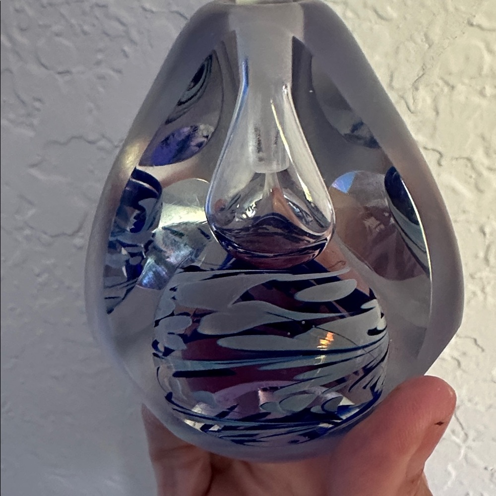 Signed Blue and Clear Swirl Art Glass Sculpture - Elegant Handblown Accent - Picture 5 of 9